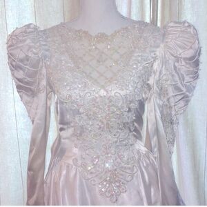 Ivory Vintage 1980’s Alfred Angelo Gown w Beaded Bodice & 5’ cathedral Train.